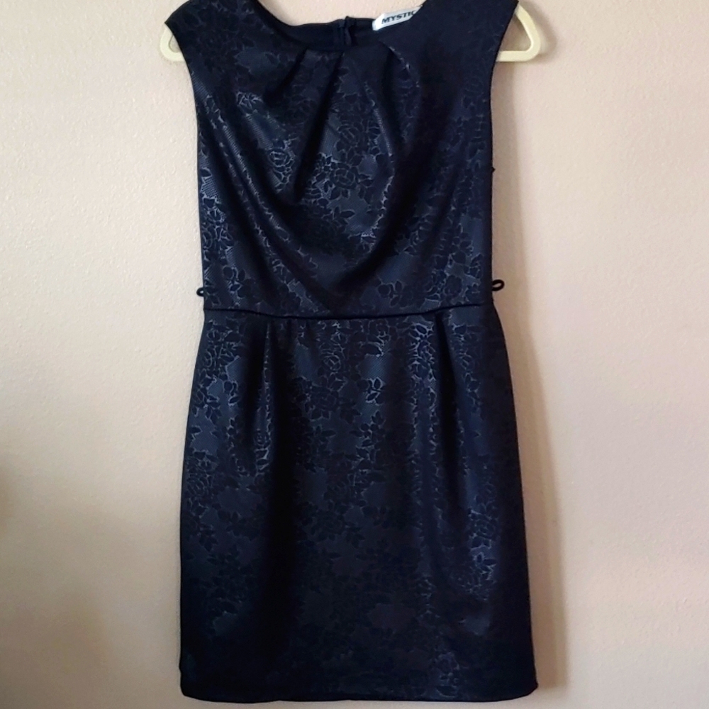 Sleeveless Little Black Dress SZ LG Jrs Floral Pattern Boatneck Worn Once Mystic